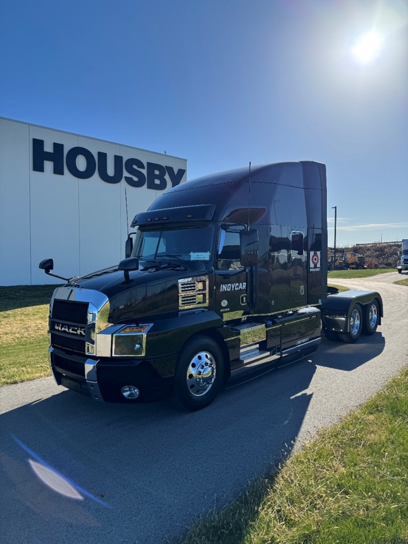 2022 Mack Anthem 64T Sleeper - image 1